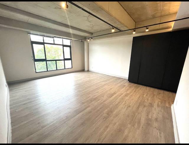 1 BEDROOM STUDIO APARTMENT FOR SALE IN SANDOWN